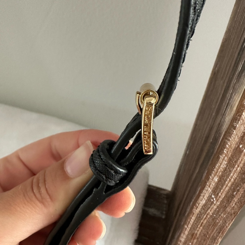 Michael Kors Crossbody - Picture 4 of 9